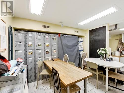 1735 Lakeshore Road W, Mississauga, ON 