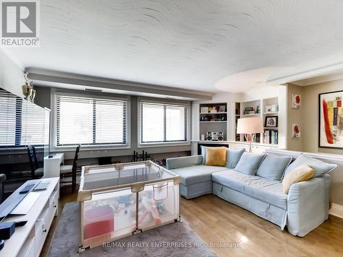 1735 Lakeshore Road W, Mississauga, ON 