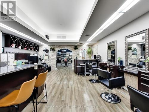 1735 Lakeshore Road W, Mississauga, ON 