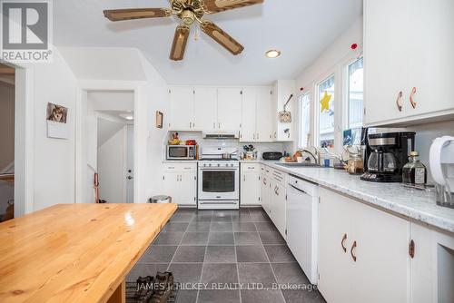 8 Tweedsmuir Place, Deep River, ON - Indoor Photo Showing Kitchen