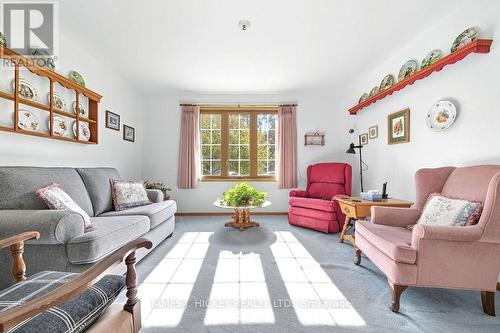 116 Frontenac Crescent, Deep River, ON - Indoor Photo Showing Living Room