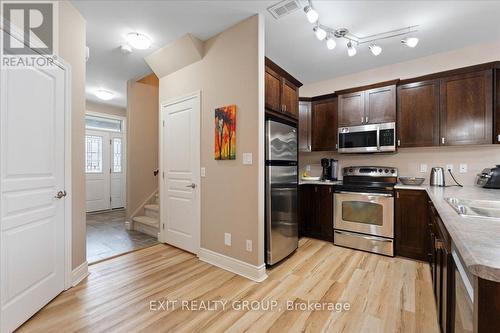 82 Mountain Ash Drive, Belleville (Thurlow Ward), ON - Indoor Photo Showing Kitchen