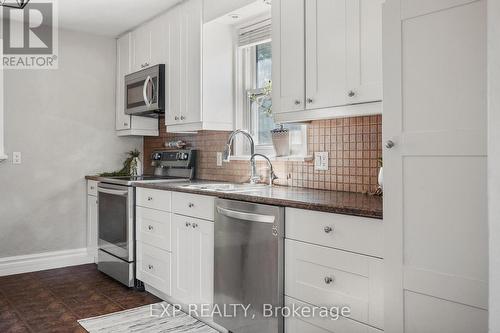 300 Melrose Avenue, Kitchener, ON - Indoor Photo Showing Kitchen