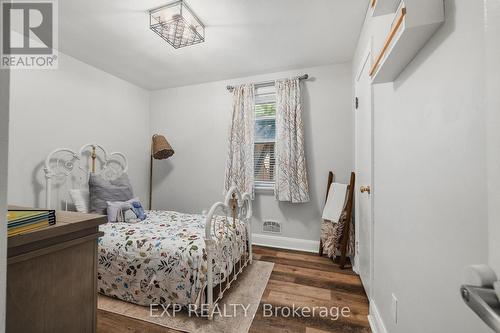 300 Melrose Avenue, Kitchener, ON - Indoor Photo Showing Bedroom