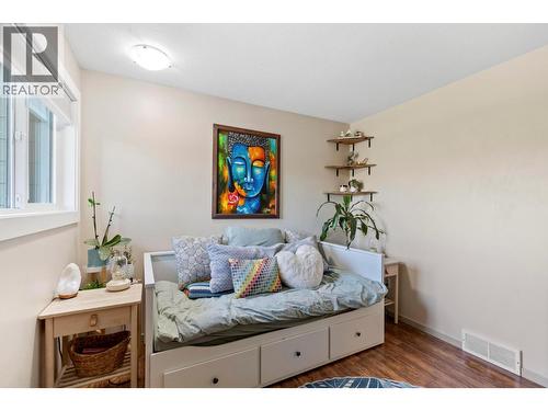 1525 Hollywood Road S, Kelowna, BC - Indoor Photo Showing Bedroom