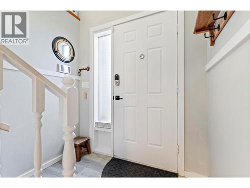 1525 Hollywood Road S, Kelowna, BC - Indoor Photo Showing Other Room