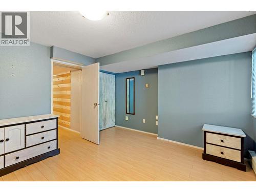 1525 Hollywood Road S, Kelowna, BC - Indoor