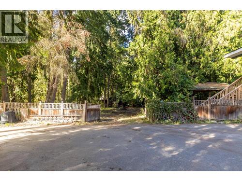 5246 Mayfair Road Se, Salmon Arm, BC - Outdoor