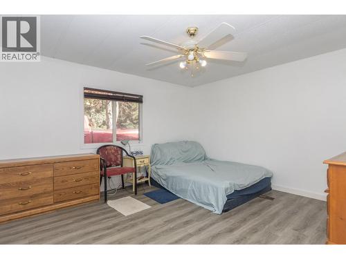 5246 Mayfair Road Se, Salmon Arm, BC - Indoor Photo Showing Bedroom