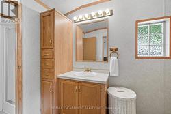 Ensuite with Tub & Shower Stall - 