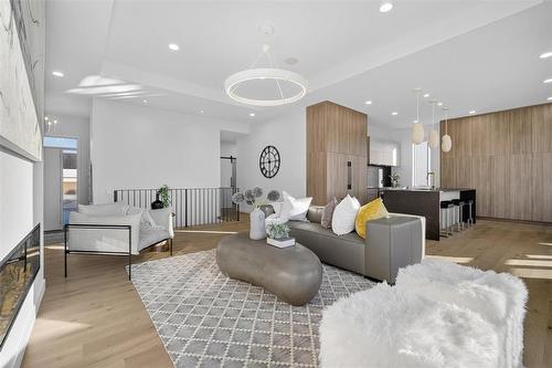 19 Ash Cove, Headingley, MB - Indoor Photo Showing Other Room