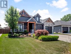 4 car driveway + 2 car garage! - 