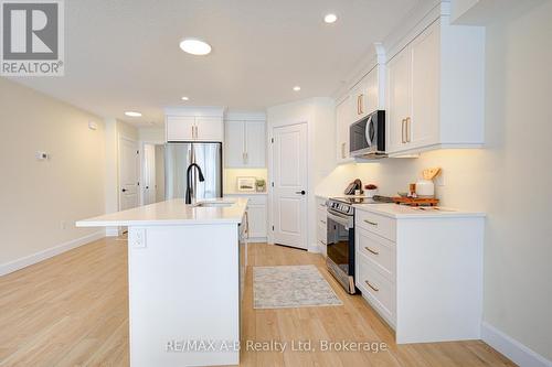 30 Linda Drive, Huron East (Seaforth), ON - Indoor Photo Showing Kitchen With Upgraded Kitchen