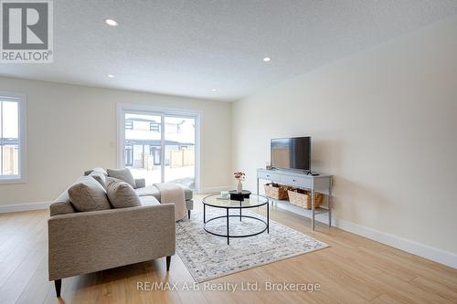 30 Linda Drive, Huron East (Seaforth), ON - Indoor Photo Showing Living Room