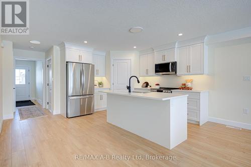 30 Linda Drive, Huron East (Seaforth), ON - Indoor Photo Showing Kitchen With Upgraded Kitchen