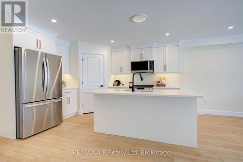 30 Linda Drive, Huron East (Seaforth), ON - Indoor Photo Showing Kitchen With Upgraded Kitchen