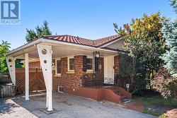 UPPER - 319 GRANTHAM AVENUE  St. Catharines, ON L2M 5A5