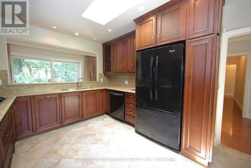91 Forest Grove Drive, Toronto, ON - Indoor Photo Showing Kitchen