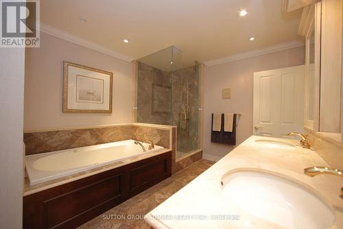91 Forest Grove Drive, Toronto, ON - Indoor Photo Showing Bathroom