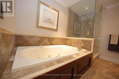 91 Forest Grove Drive, Toronto, ON - Indoor Photo Showing Bathroom