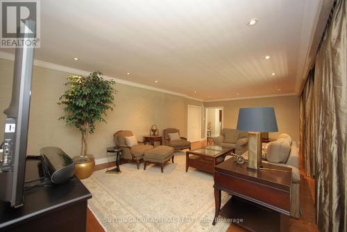 91 Forest Grove Drive, Toronto, ON - Indoor Photo Showing Other Room