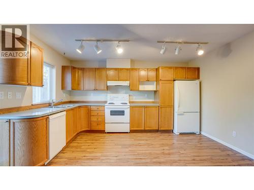 2620 Pleasant Valley Road Unit# 1, Armstrong, BC - Indoor Photo Showing Kitchen