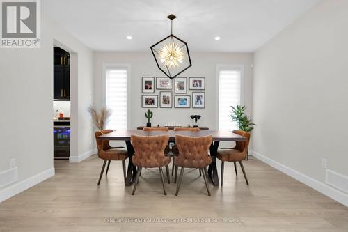 7251 Silver Creek Circle, London South (South V), ON - Indoor Photo Showing Dining Room