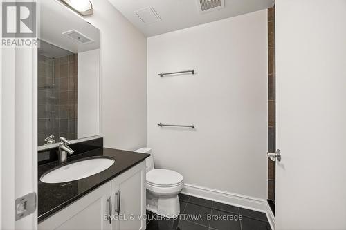 505 - 95 Bronson Avenue, Ottawa, ON - Indoor Photo Showing Bathroom