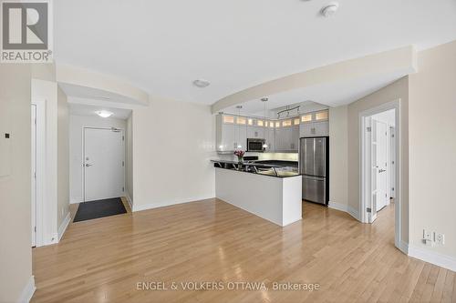 505 - 95 Bronson Avenue, Ottawa, ON - Indoor Photo Showing Kitchen