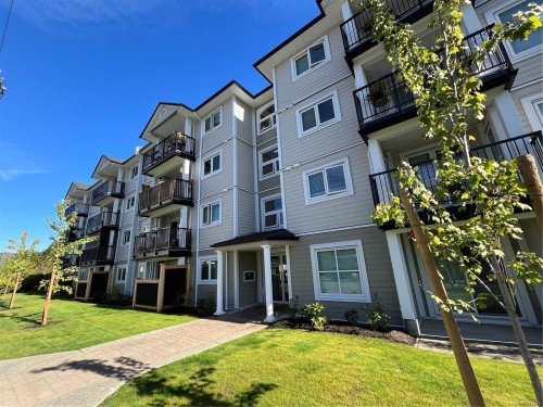 102-3855 11Th Ave, Port Alberni, BC - Outdoor With Facade