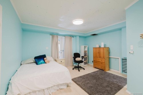 997 Karen Cres, Saanich, BC 