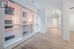 302 - 327 KING STREET W  Toronto, ON M5V 0W7