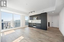 4605 - 327 KING STREET W  Toronto, ON M5V 0W7