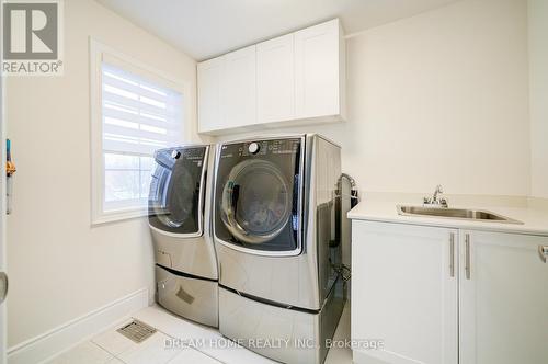 41 Mynden Way, Newmarket, ON - Indoor Photo Showing Laundry Room