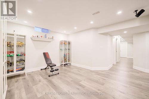 41 Mynden Way, Newmarket, ON - Indoor