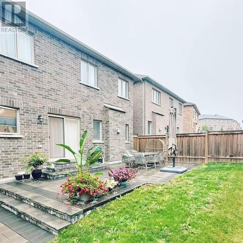 41 Mynden Way, Newmarket, ON - Outdoor