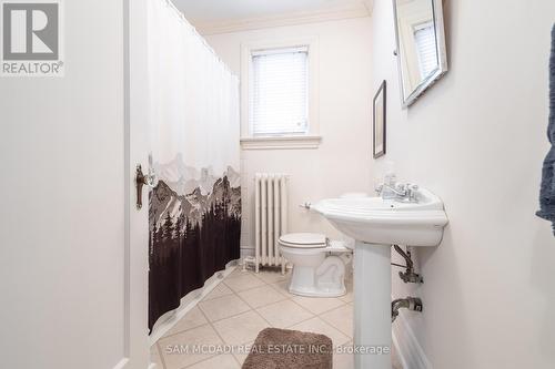 11 Brant Avenue, Mississauga, ON - Indoor Photo Showing Bathroom