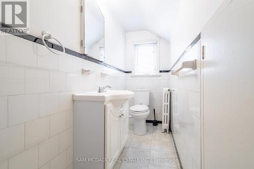 11 Brant Avenue, Mississauga, ON - Indoor Photo Showing Bathroom
