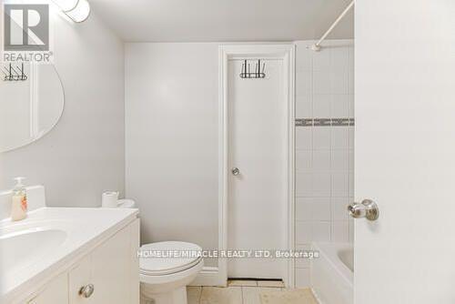 6 Beechwood Crescent, Brampton, ON - Indoor Photo Showing Bathroom