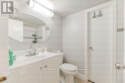 6 Beechwood Crescent, Brampton, ON - Indoor Photo Showing Bathroom