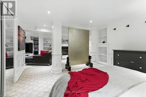 24 Meander Close, Hamilton, ON - Indoor Photo Showing Bedroom