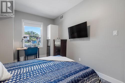 80 Nelson Street, Ottawa, ON - Indoor Photo Showing Bedroom
