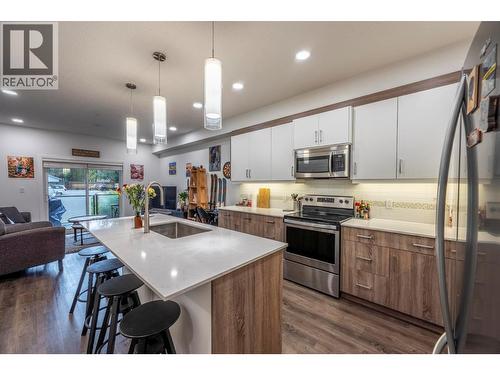 410 5Th  S Avenue Unit# 1104, Golden, BC - Indoor Photo Showing Kitchen With Upgraded Kitchen