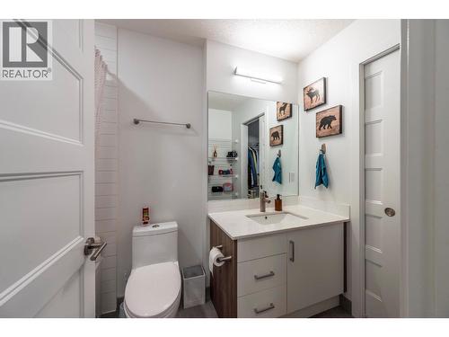 410 5Th  S Avenue Unit# 1104, Golden, BC - Indoor Photo Showing Bathroom
