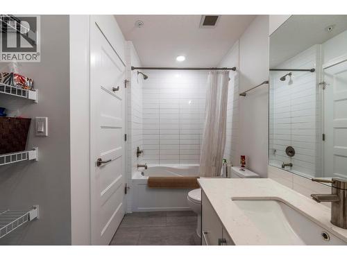 410 5Th  S Avenue Unit# 1104, Golden, BC - Indoor Photo Showing Bathroom