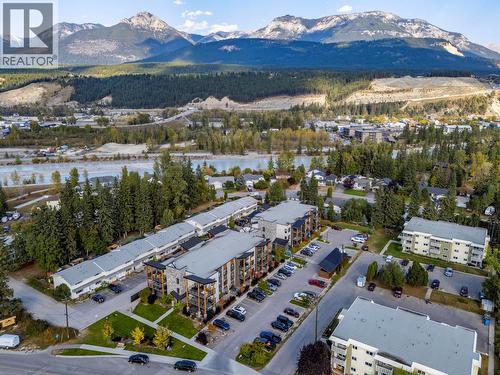 410 5Th  S Avenue Unit# 1104, Golden, BC - Outdoor With Body Of Water With View
