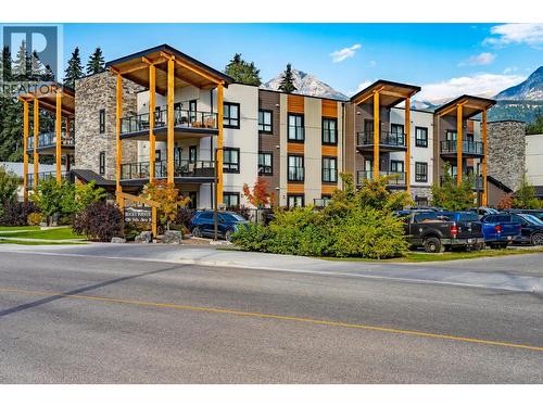 410 5Th  S Avenue Unit# 1104, Golden, BC - Outdoor With Facade