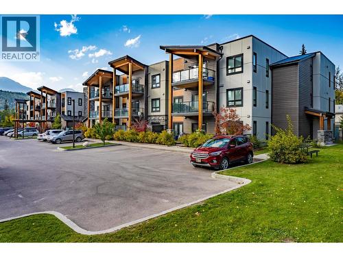 410 5Th  S Avenue Unit# 1104, Golden, BC - Outdoor With Facade