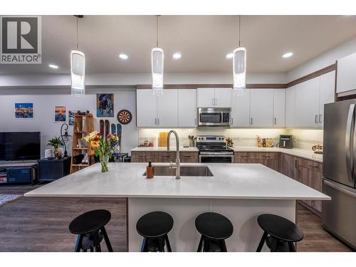 410 5Th  S Avenue Unit# 1104, Golden, BC - Indoor Photo Showing Kitchen With Upgraded Kitchen