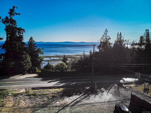 6632 Island Hwy West, Bowser, BC 